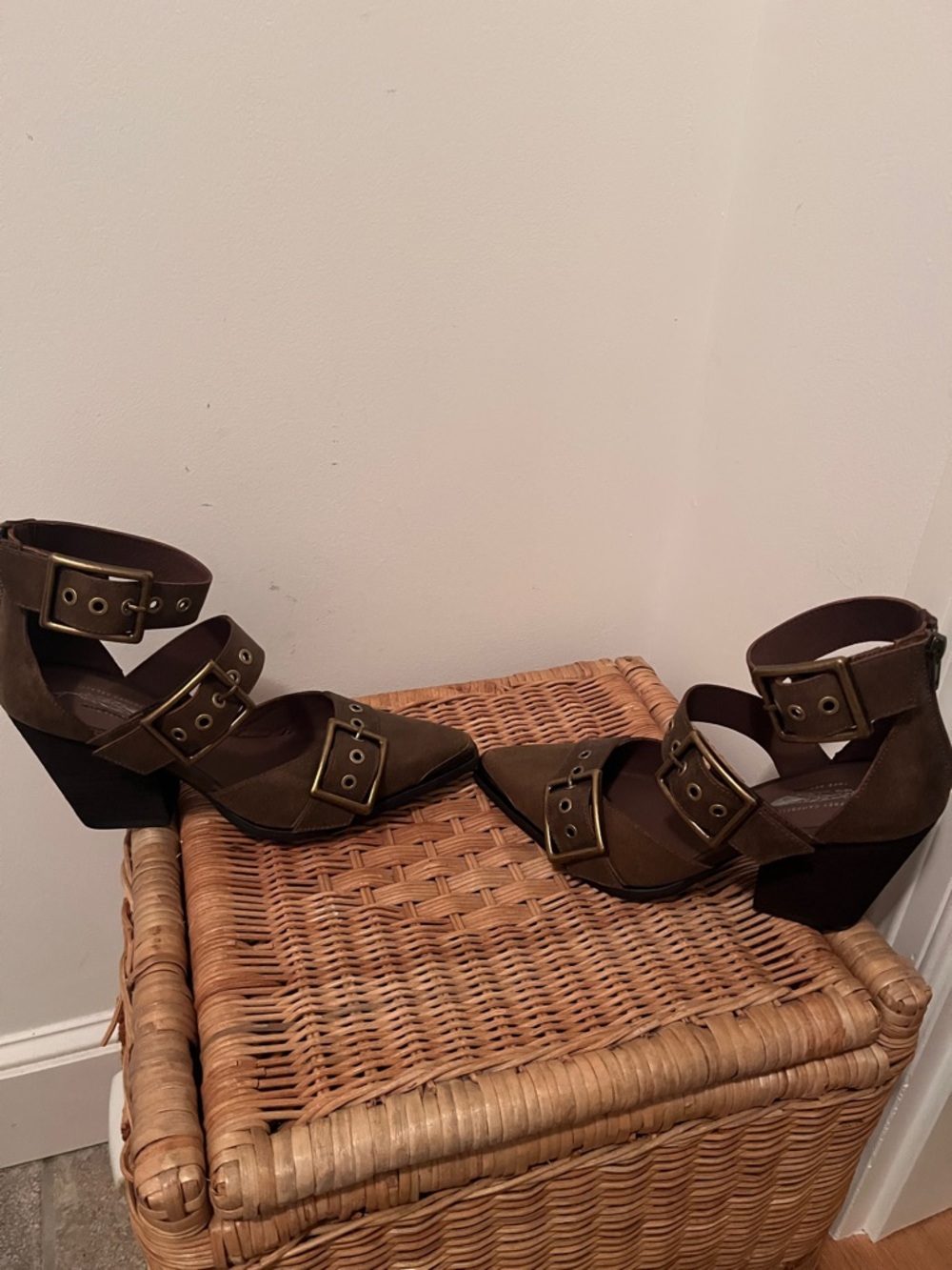 Free People X Jeffrey Campbell Hendrix Heels Brown Oiled Size 8 NIB - Picture 5 of 10